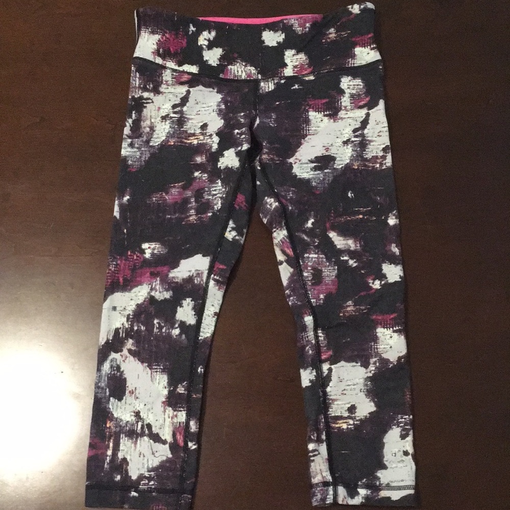 Lululemon High Rise Wunder Under Cropped Leggings